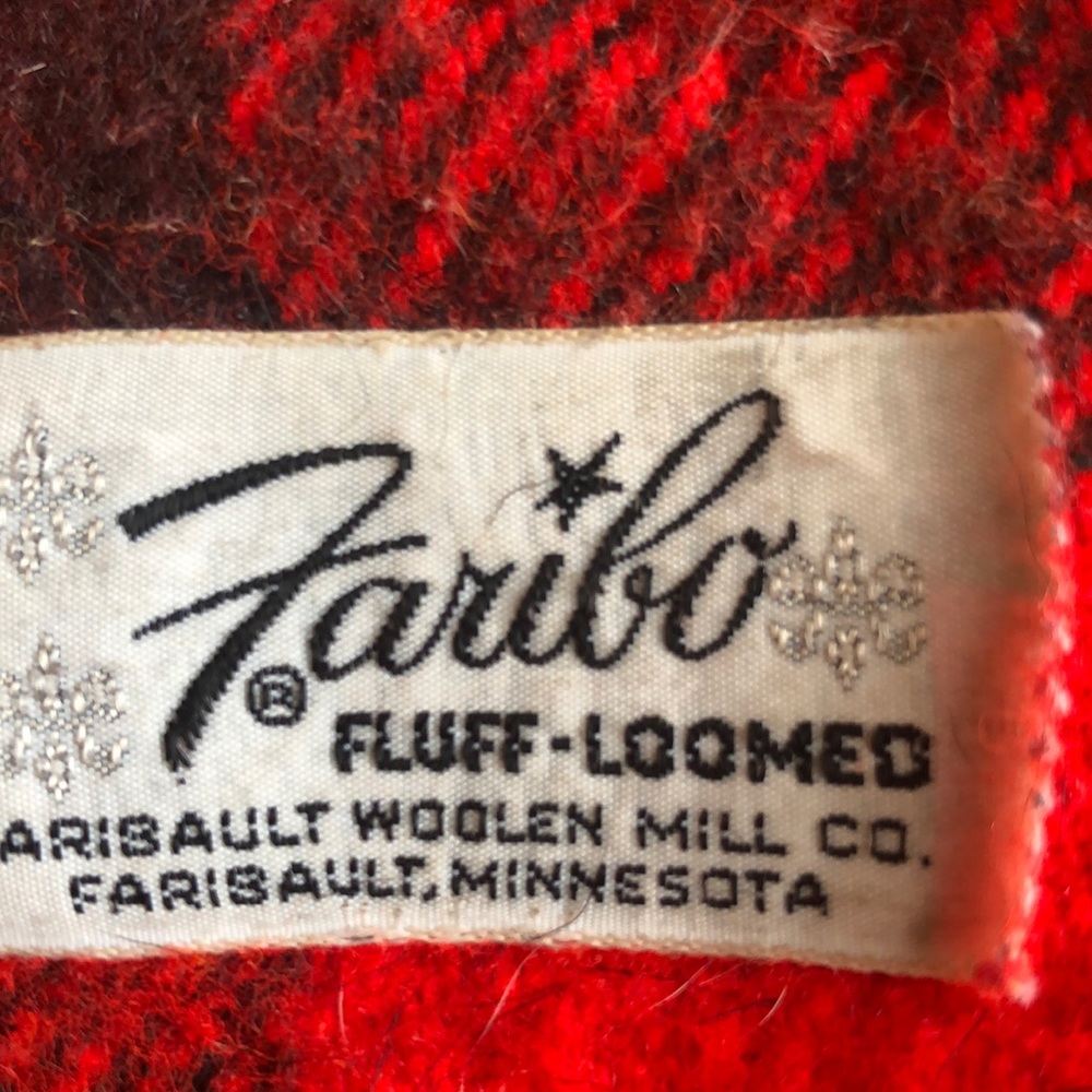 Vintage Farbio fluff-loomed red plaid poncho - Picture 3 of 3